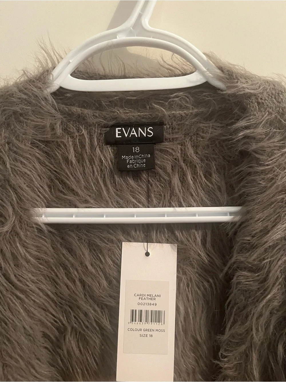 Evans Cardi Melani Feather Women’s Plus UK 18/ US 2X Green Moss Fuzzy Cardigan - Picture 4 of 7